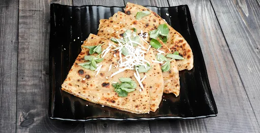 Methi Paneer Paratha