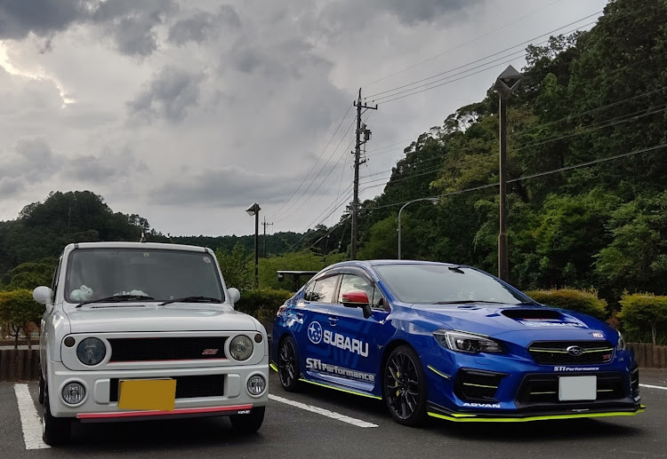 WRX STIの蛍光イエロー・WRX・こっそりリニューアル計画中🙊・コラボ写真・大雨に気をつけて！に関するカスタム事例の投稿画像25枚目