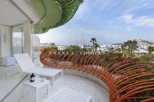Terrace with white furniture and sea view - Prestige apartment / penthouse for rent in Ibiza, 2 bedrooms
