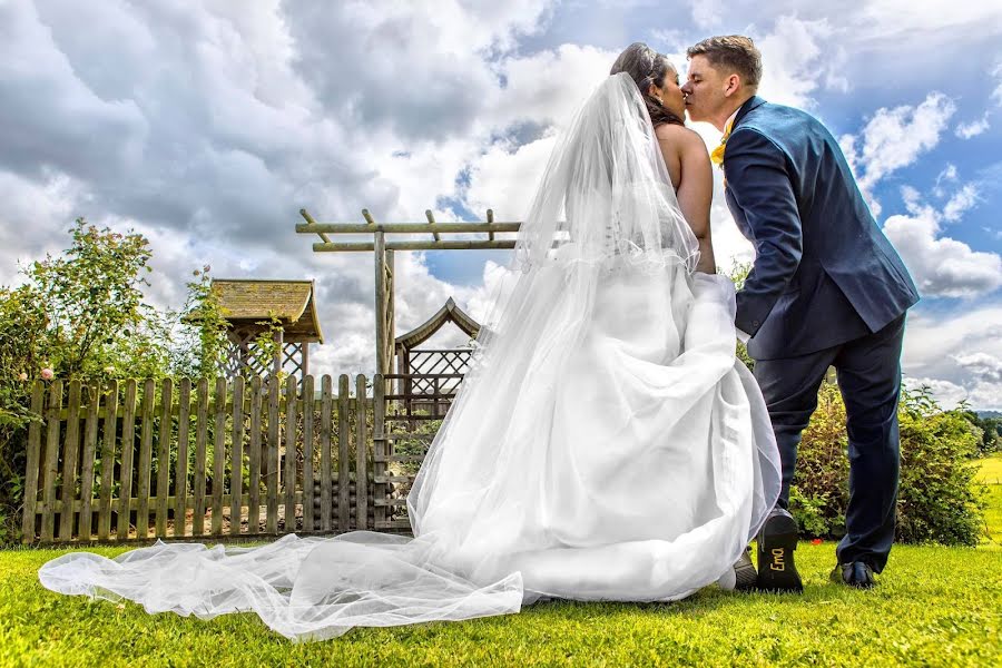Wedding photographer Declan West (declanwestphoto). Photo of 1 July 2019