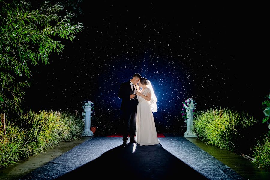 Wedding photographer Vaduva Adelin-Ionut (infinitemoments). Photo of 9 October 2022