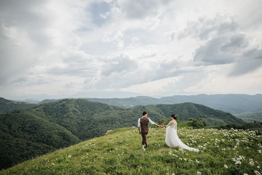 Vestuvių fotografas Olya Valieva (panda). Nuotrauka 2023 liepos 25