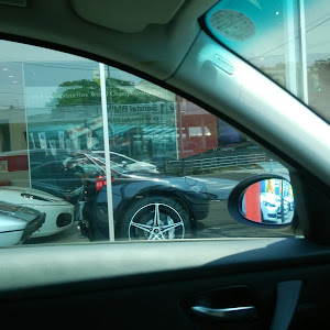 320i