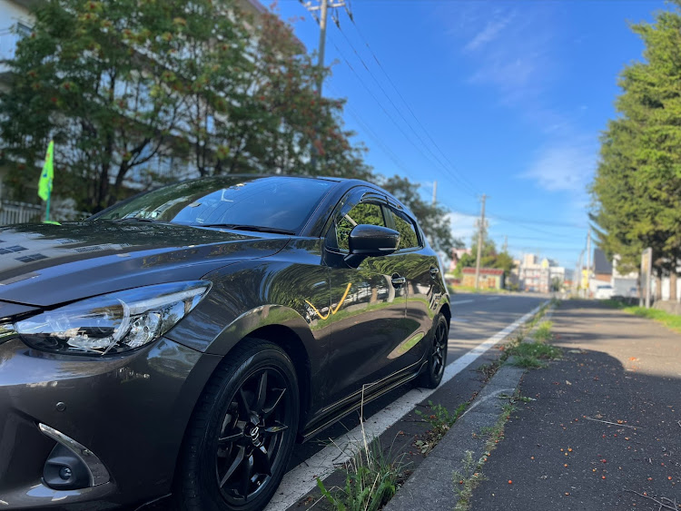 デミオの#mazda demio・チタニウムフラッシュマイカ・毎日投稿継続中・免許更新に関するカスタム事例の投稿画像1枚目