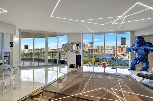 Appartement contemporain avec piscine 2