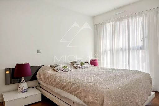 Apartment 5