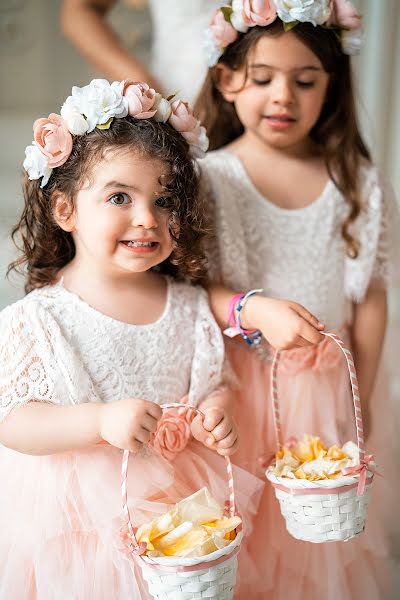 Fotografo di matrimoni Aris Kostemyakis (aristaphoto). Foto del 11 aprile 2023