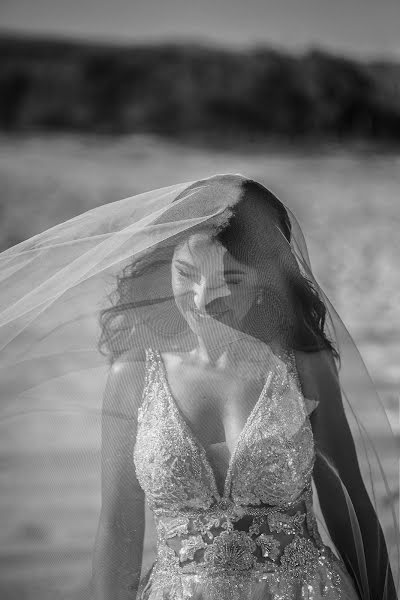 Wedding photographer Stathis Iliopoulos (chriseliopoulos). Photo of 14 October 2023