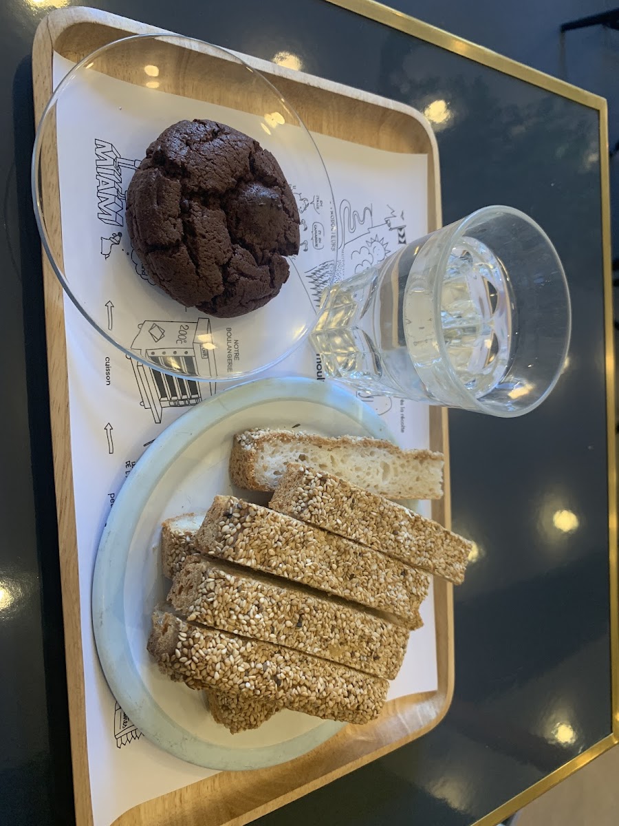 Sesame foccacia and browkie