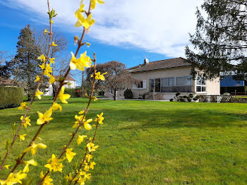 propriété à Pouilly-sous-Charlieu (42)