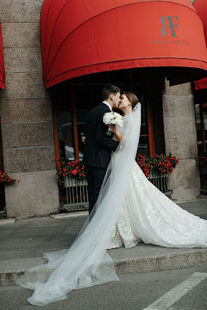 Fotógrafo de casamento Nazar Voyushin (nazarvoyushin). Foto de 28 de abril 2022