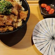 大河屋 燒肉丼 串燒