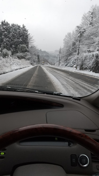 エスティマの雪と愛車・車高調整・フォロワーの皆さんいつもありがとうございますに関するカスタム事例の投稿画像2枚目