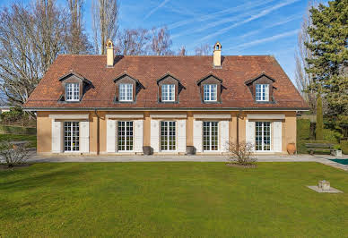 Maison avec piscine et jardin 4