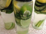 Skinny Body Fat Flush and Detox Water was pinched from <a href="https://www.facebook.com/photo.php?fbid=10200132212930534" target="_blank">www.facebook.com.</a>