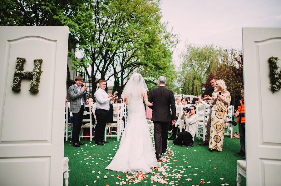 Fotografo di matrimoni Aleks Sukhomlin (twoheartsphoto). Foto del 3 giugno 2015