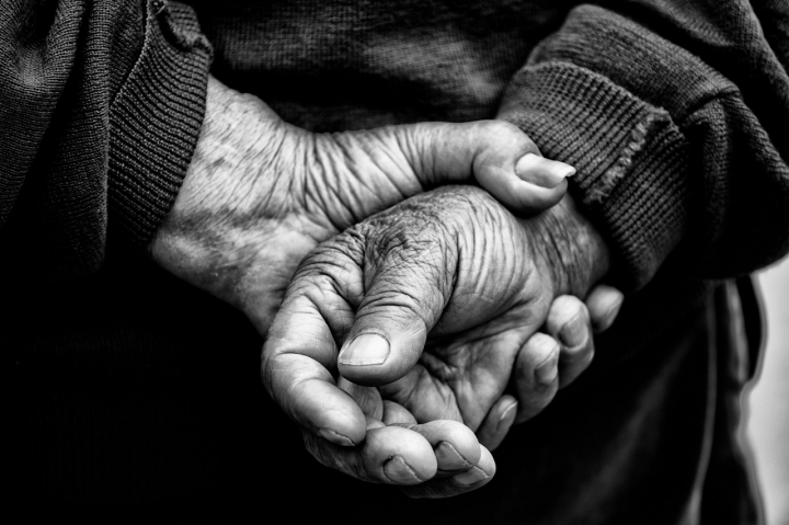 Farmer's Hands di Andrea Izzotti