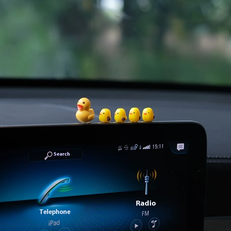 Mini ornement de console centrale de voiture, adorable canard jaune, ajoute une touche de mignonnerie et de gaieté à l'intérieur de votre véhicule.
