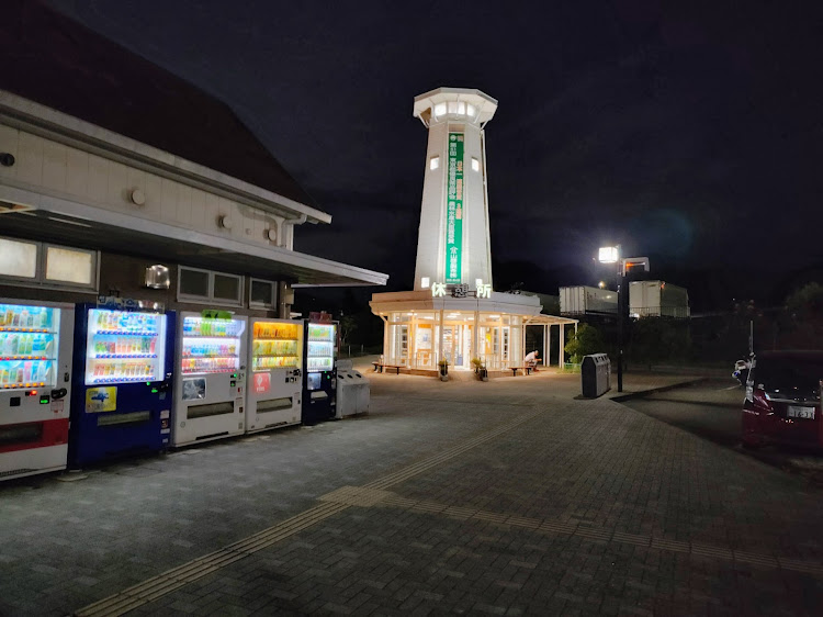 プリウスのPRIUS 30・道の駅 掛川・8月もよろしくお願いします・いつもイイね＆コメントありがとうございます😆に関するカスタム事例の投稿画像3枚目