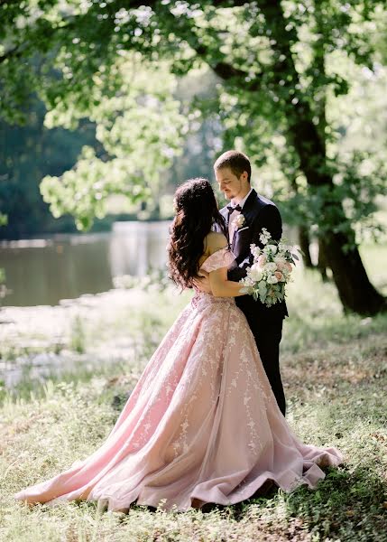 Fotografo di matrimoni Slava Peresvet (slavaperesvet). Foto del 2 dicembre 2018
