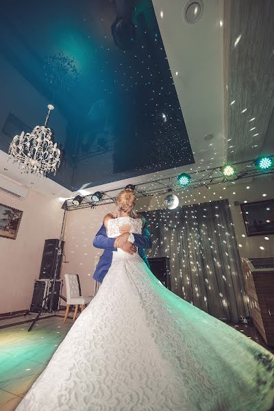 Wedding photographer Elena Kosmatova (kosmatova). Photo of 9 November 2017