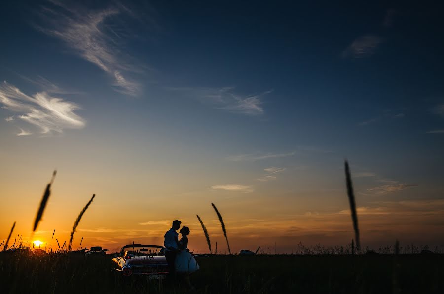 Fotógrafo de casamento Sergey Shumakov (noizix). Foto de 5 de maio 2018