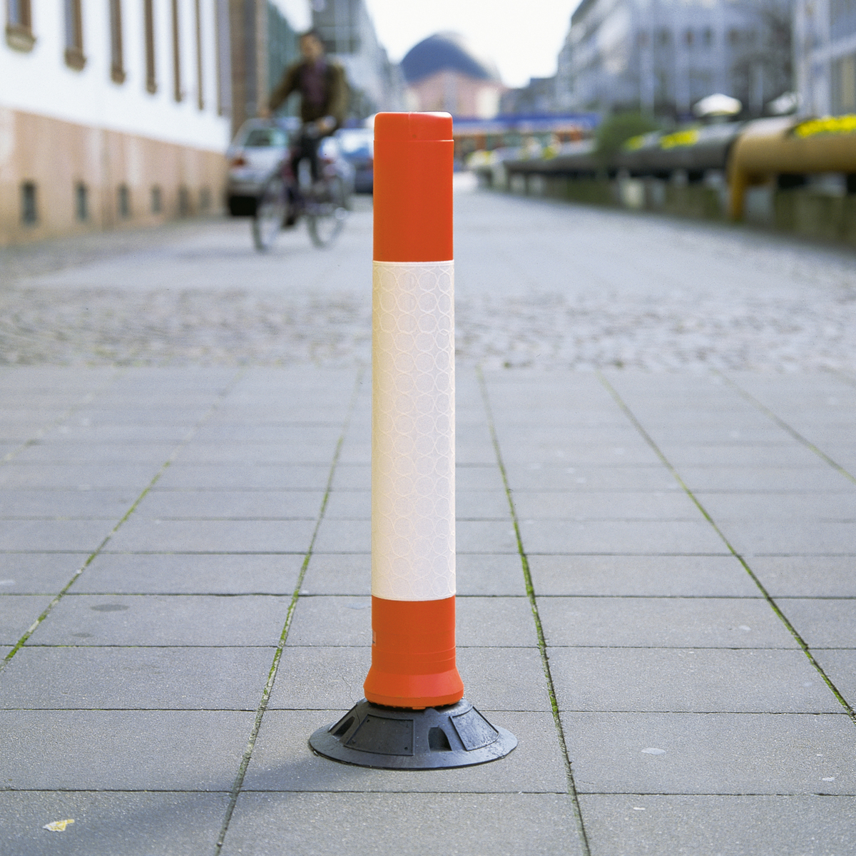 Traffic Cone Guide; Flexible Post Extremely Robust Self-Righting on a public road. 