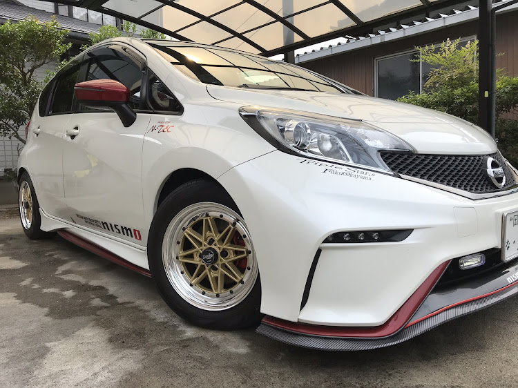 ノートのホイール清掃・洗車バカ・アイアンバスター3・ゼロウォッシャー・エクイップ 03に関するカスタム事例の投稿画像3枚目