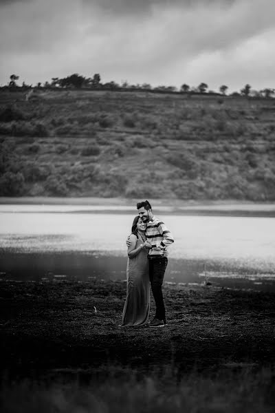 Fotógrafo de casamento Yogendra Kulkarni (yogendra). Foto de 11 de fevereiro 2021