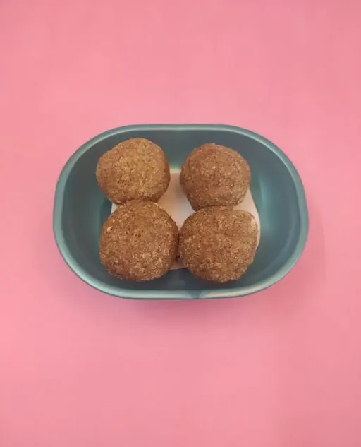 Ghee Ragi Makhana Gond Jaggery Laddu