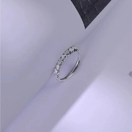 Anillo con forma de corazón para mujer, sencillo con circonita Tongxin. Un regalo perfecto que simboliza amor y compromiso con elegancia.