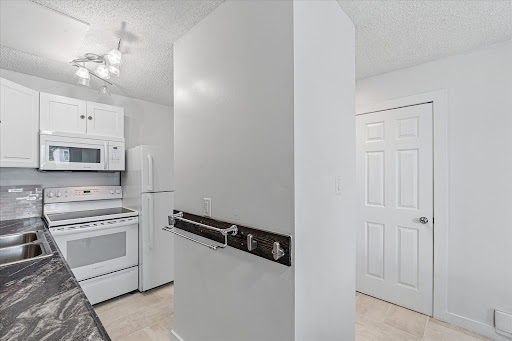 Prestige house for sale in Nanaimo (Canada) with garden
