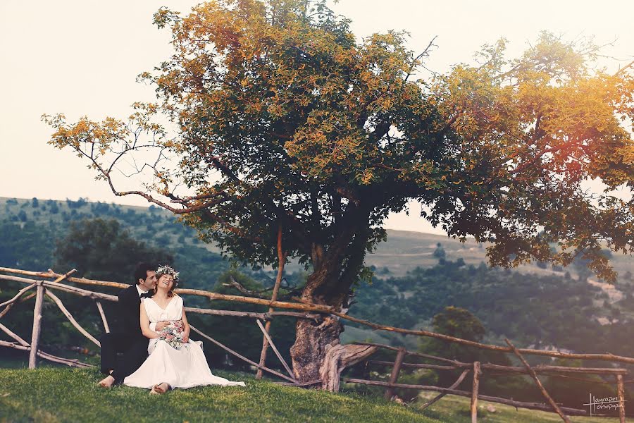 Fotógrafo de casamento Airapet Ovsepyan (hayrohovsepyan). Foto de 17 de março 2021