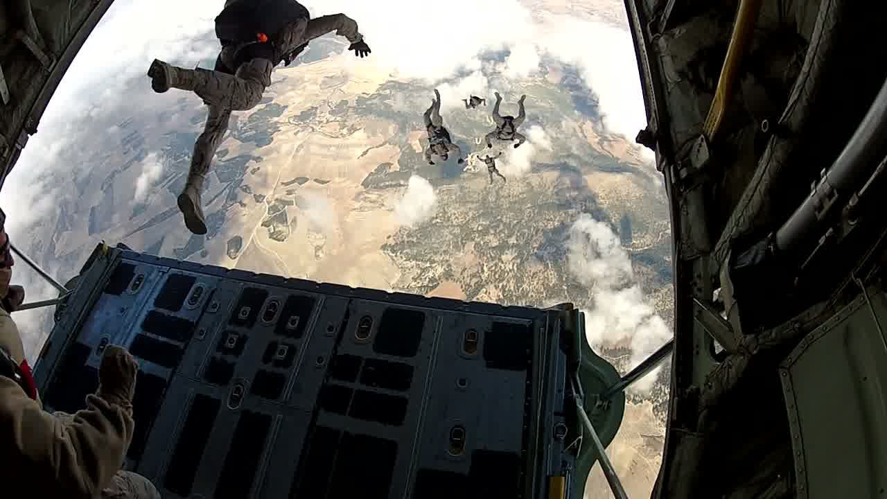 arachute jump training from a T.21 (C-295). 