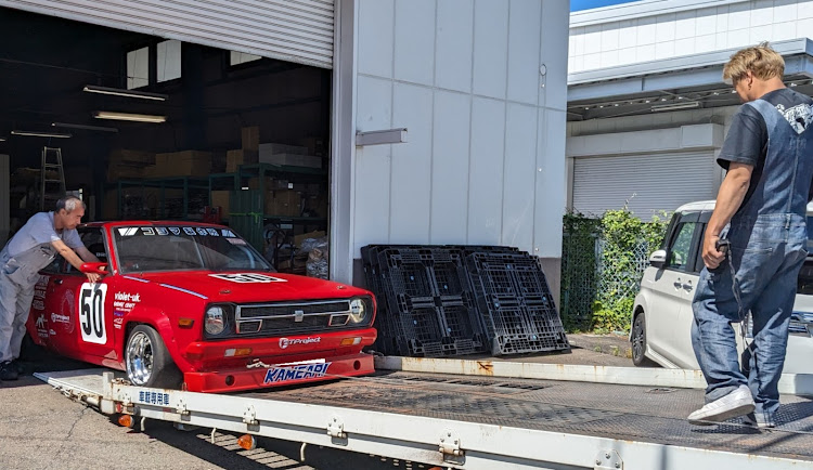 toycars さんが投稿したレース活動・ティープロジェクト☆コジマレーシング・千葉県野田市で板金塗装はdouble・トイカーズファクトリー・サニーに関するカスタム事例の投稿画像1枚目