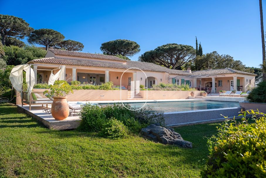 Vente villa 8 pièces 350 m² à Saint-Tropez (83990), NaN €