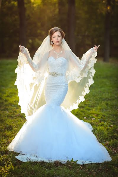 Fotógrafo de bodas Evgeniy Merkulov (paparazzi48). Foto del 19 de marzo 2019