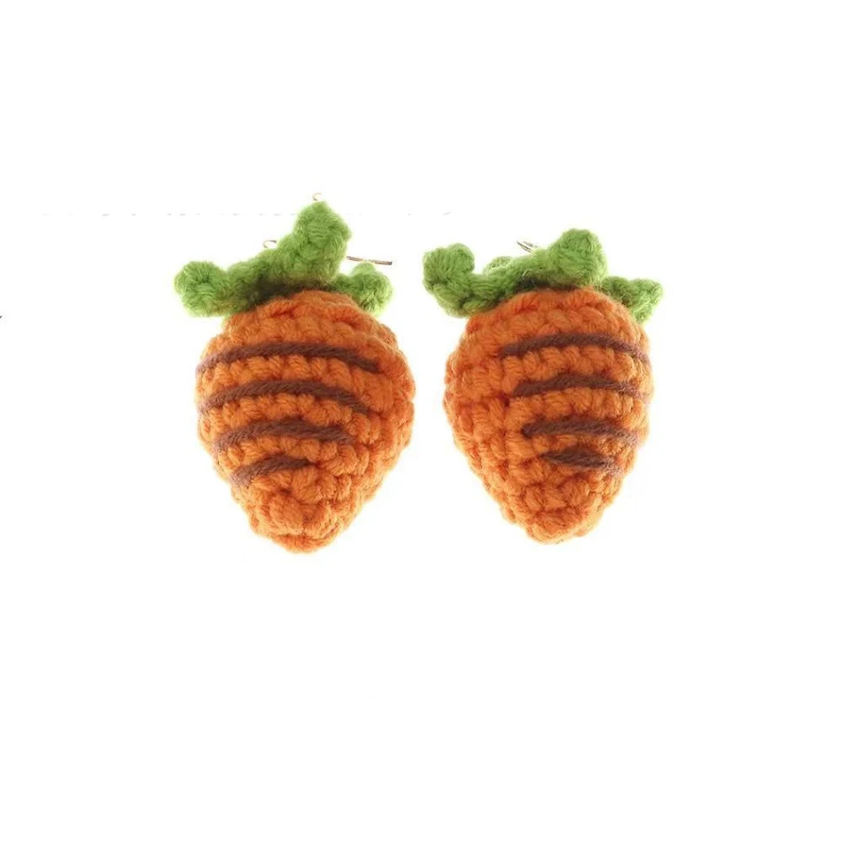 Brincos de botão doces e fofos feitos à mão para mulheres. Adicione um toque adorável ao seu estilo com estes acessórios charmosos.