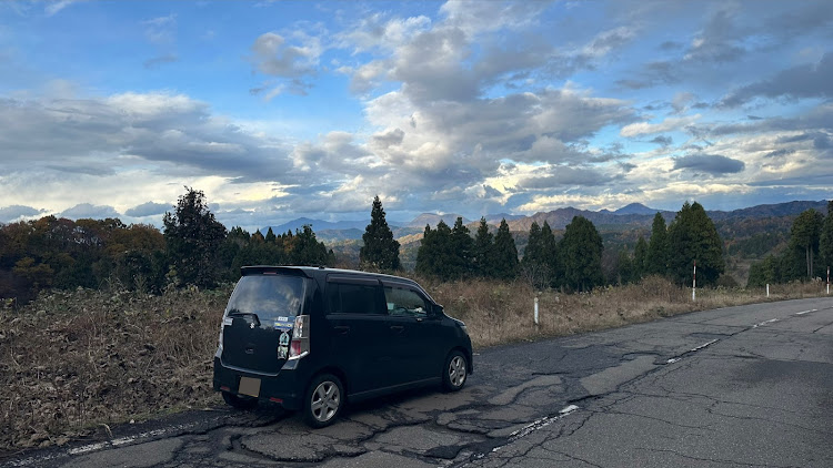 ワゴンRスティングレーの山・山と愛車・紅葉・景色に関するカスタム事例の投稿画像2枚目