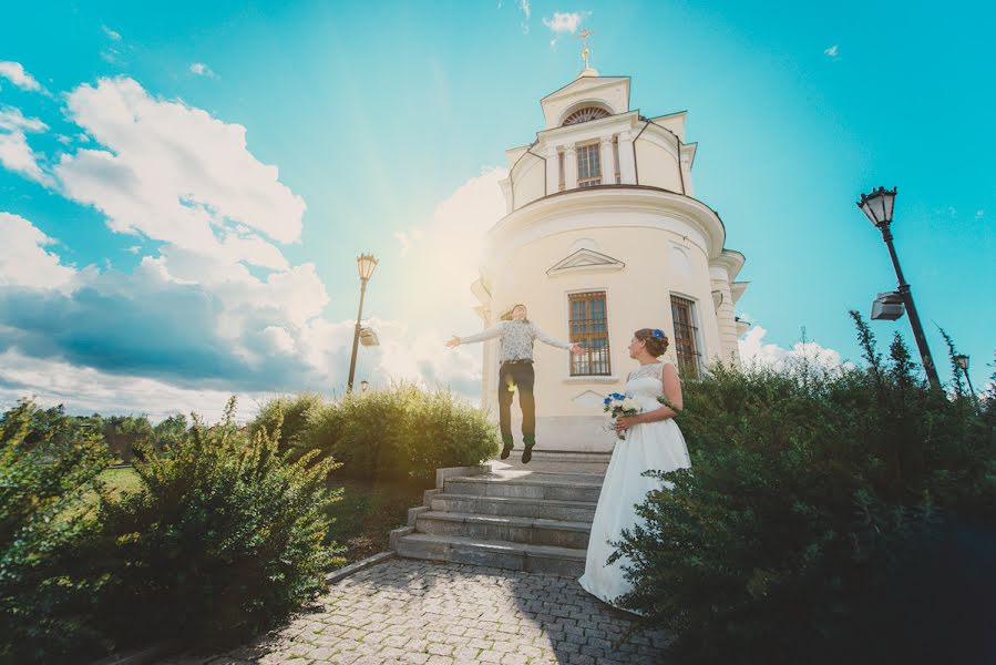 Wedding photographer Karen Uzunyan (klaatu). Photo of 30 August 2014