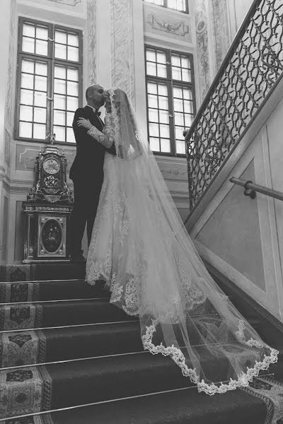 Wedding photographer Olga Mikulskaya (mikulskaya). Photo of 16 October 2017