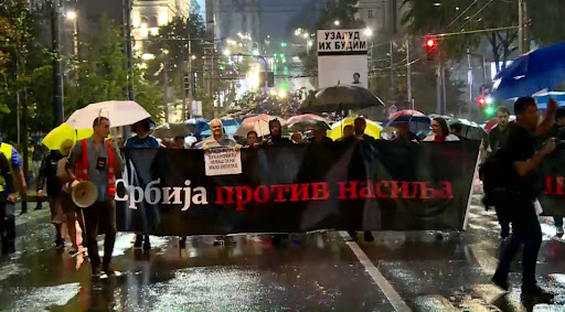 Učesnici protesta 'Srbija protiv nasilja' blokiraju auto-put kroz Beograd