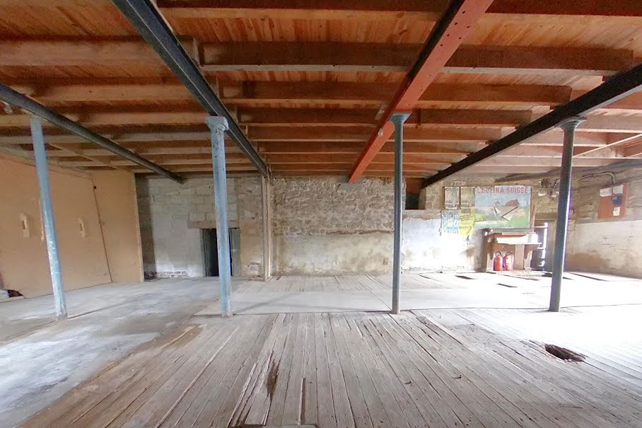 Vente maison 4 pièces 297 m² à Combourg (35270), 65 400 €