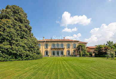 Villa with garden and terrace 3