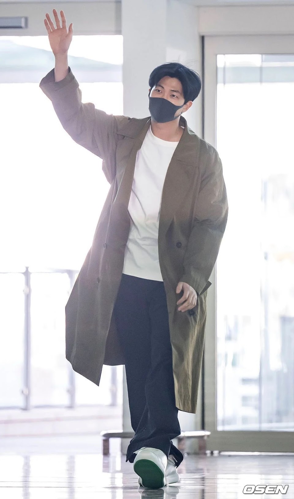 BTS: RM Waves at Paparazzi as He is Clicked at Incheon Airport for