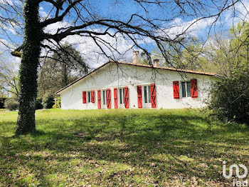 maison à Saint-Pierre-du-Mont (40)