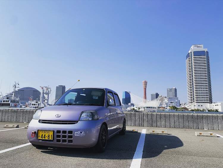 エッセの2022ベストショット・9月でエントリーします・今年もあとわずか・神戸ポートタワーに関するカスタム事例の投稿画像1枚目