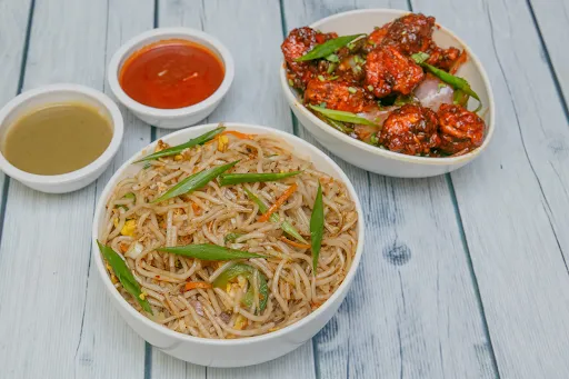 Egg Noodles With Chilli Chicken