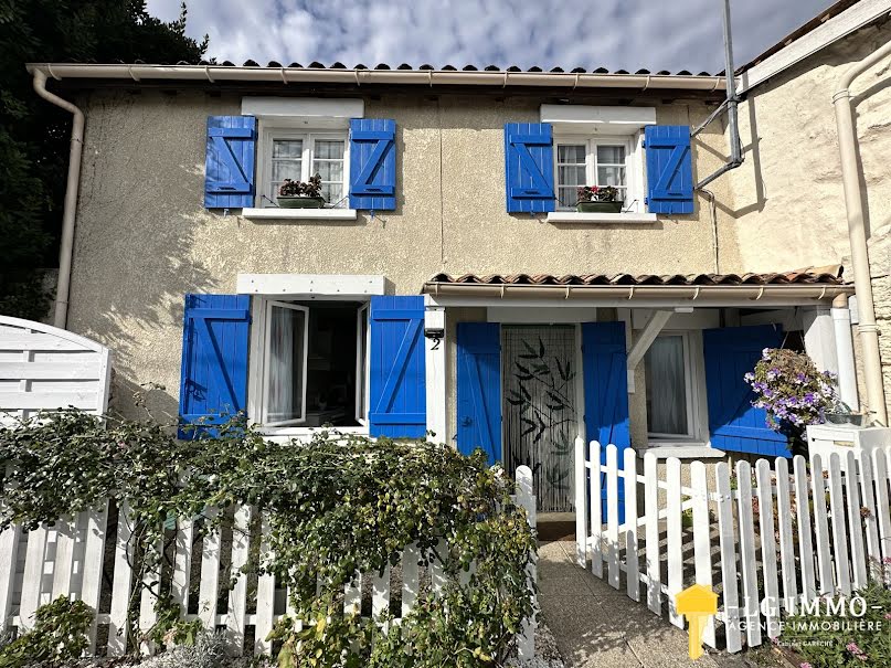 Vente maison 3 pièces 83 m² à Mortagne-sur-Gironde (17120), 172 000 €