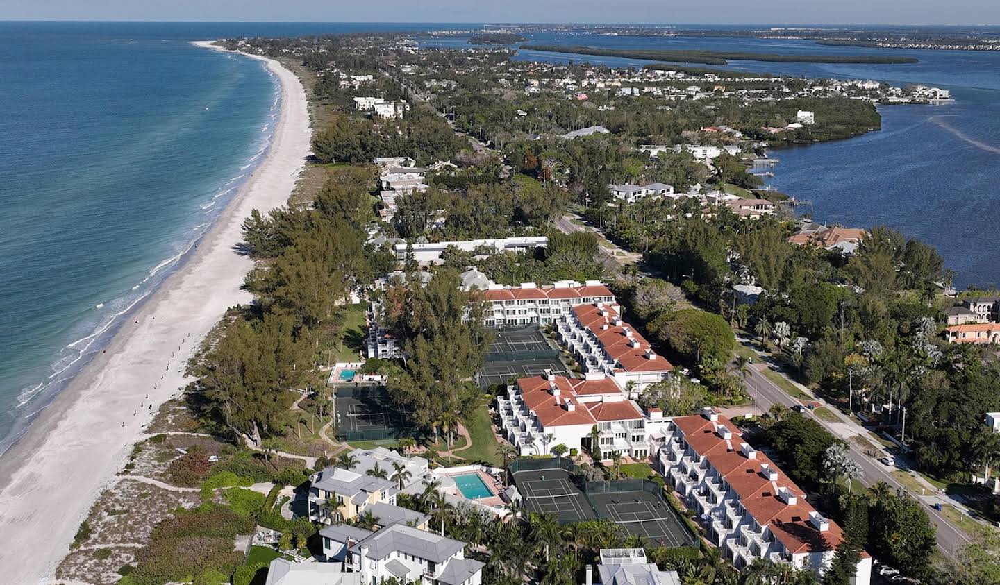 Apartment with pool Longboat Key